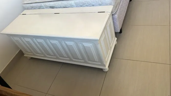 Guarda roupa 4 portas mais baú laca branco 