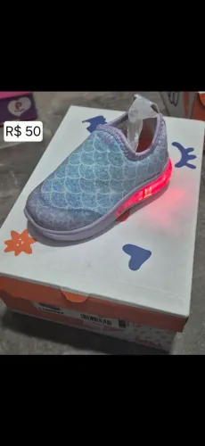 8 pares de calçados novos