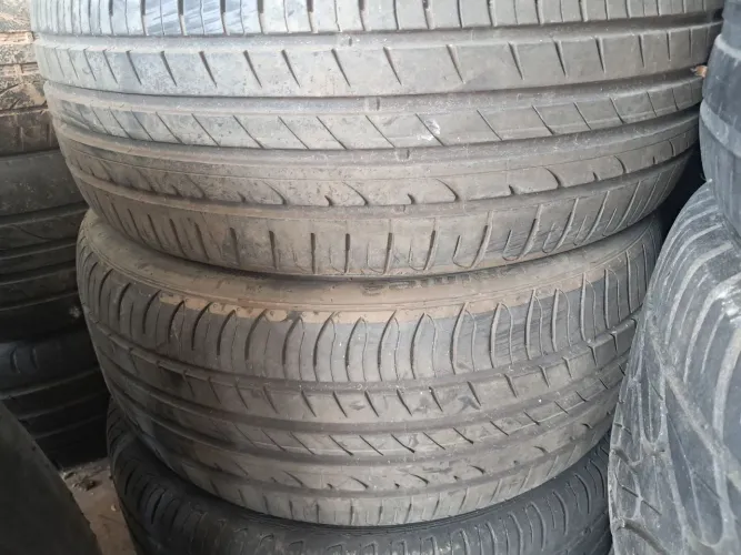 Pneu 215 40 18 semi novo Importado perfil baixo
