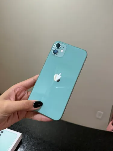 Iphone 11 de 128GB na cor verde