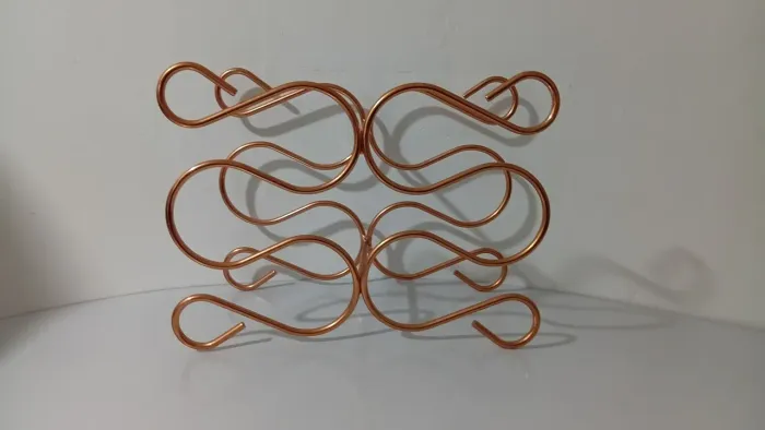 Suporte de Garrafa de Vinho em Metal Dourado