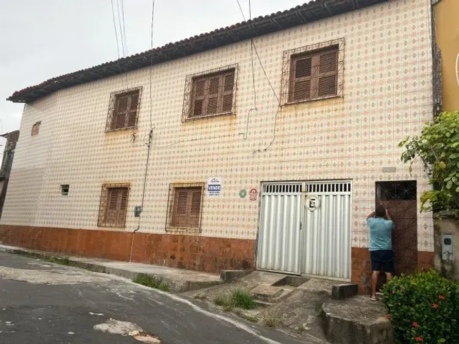 VENDE-SE CASA NO BAIRRO DA CAMBOA