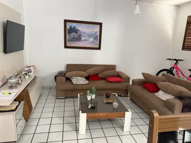 Vendo um sofa + mesa e seis cadeiras