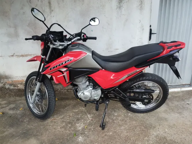Moto em bom estado de conservação
