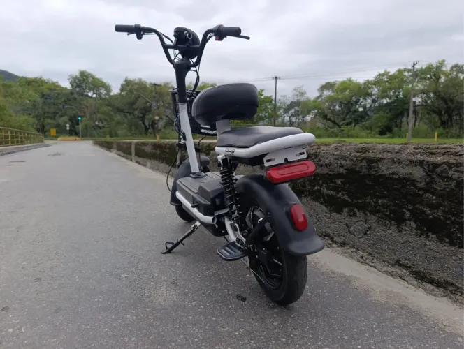 Moto Elétrica POP Nova na Caixa