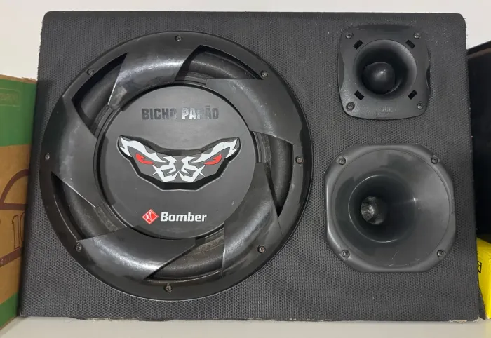 Caixa Bomber Bicho Papão 12 com Tweeter JBL