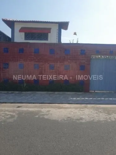 Linda casa de alto padrão no bairro por enquanto a 3 ruas do shopping Rio poty 