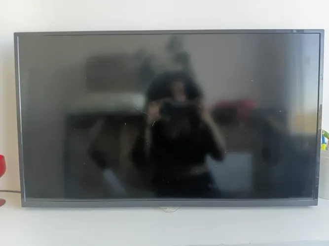 Vendo essa tv, esta com defeito na tela 