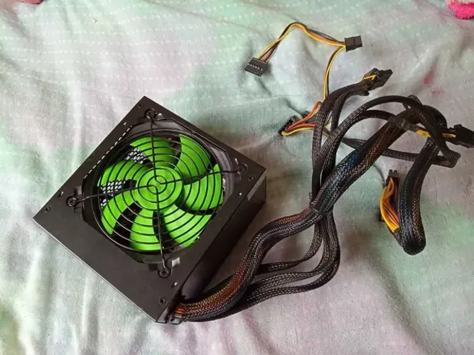 Fonte ATX de 530W