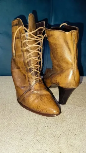 Bota em couro