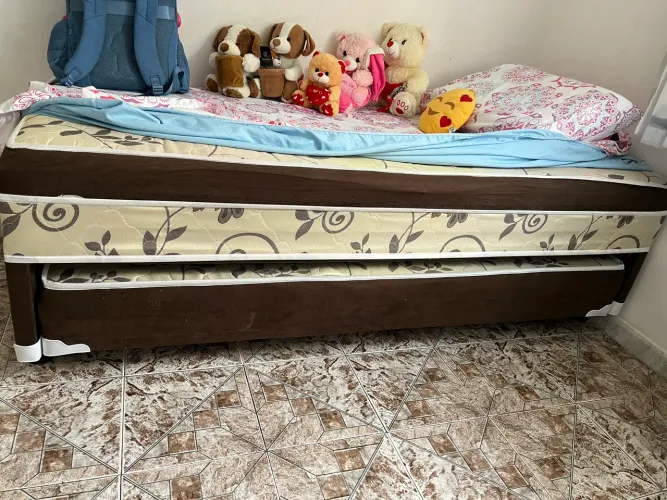 Cama com auxiliar