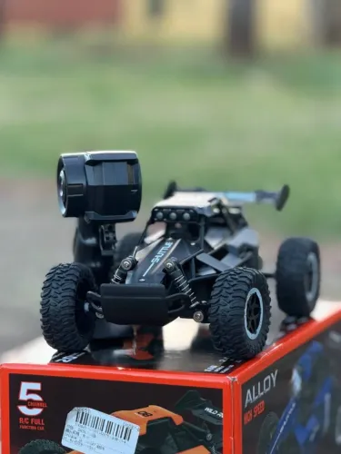 CARRO DE CONTROLE REMOTO OFF-ROAD AZUL - POTÊNCIA, VELOCIDADE E MUITA DIVERSÃO !