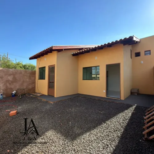 Casa á venda com 2 quartos sendo 1 suíte na Vila Palmira