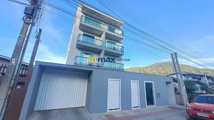 Apartamento com 2 dormitórios. Bairro: Espinheiros , Itajaí.