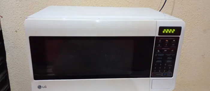 Microondas LG 32L conservado funcionando perfeitamente esquentando normal