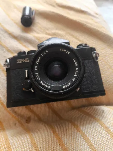 Câmera analógica Canon F1