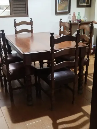 Mesa antiga de sucupira maciça 