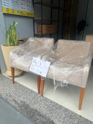 Poltronas semi novas 2 por 500 reais