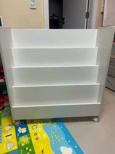 Estante de livro infantil Montesoriano