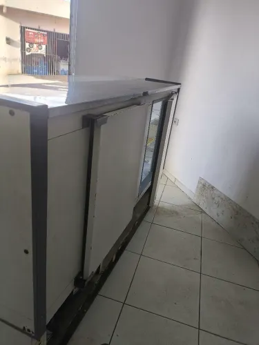 Vendo um balcão expositor,,uma bicicleta aro 29 ,uma geladeira,,um foga 4 vc,,um fog cuba.