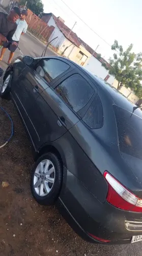 Fiat Grand Siena Tetrafuel 1.4 EVO F. Flex 8V 2013