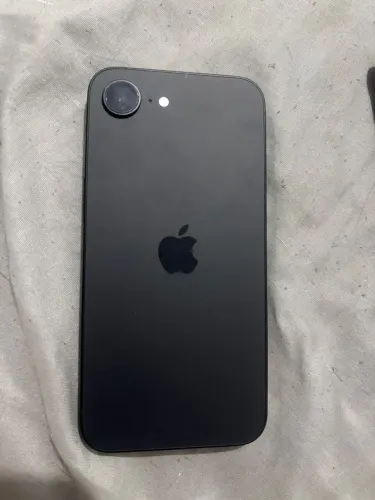iPhone 16e