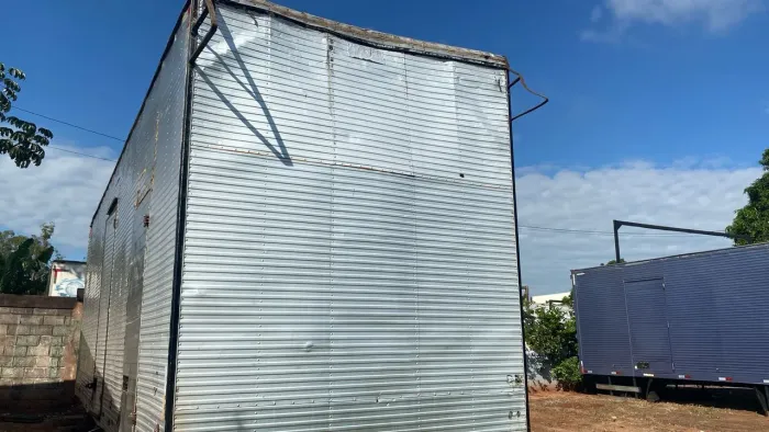 BAÚ CARGA SECA PARA VENDA?