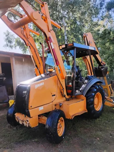 Vende-se retroescavadeira case 580M