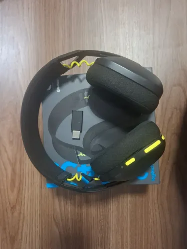 Headset gamer sem fio logitech g435