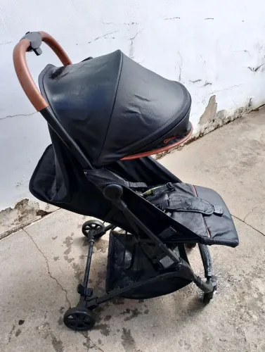 Carrinho bebê conservado