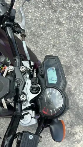 Vendo fazer 250 cilindrada ano 2011 em perfeito estado de conservação.