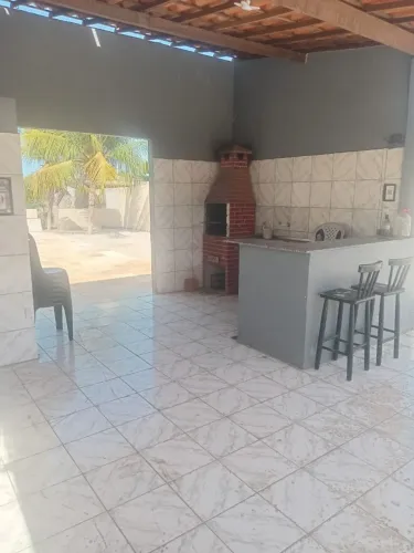 Vendo ou troco fazemos qualquer  negócio no ,casa no paracuru 