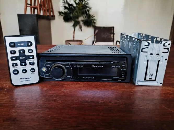Rádio Automotivo Pioneer Deh-p4080ub