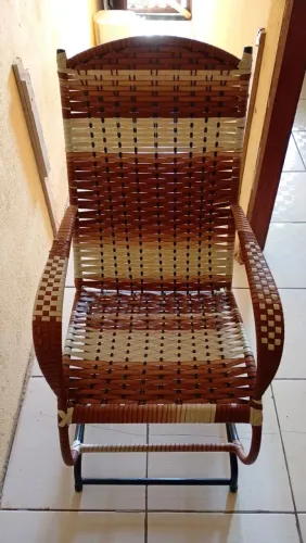 Cadeira de balanço nova duas molas interessados só chama R$ 70 reais