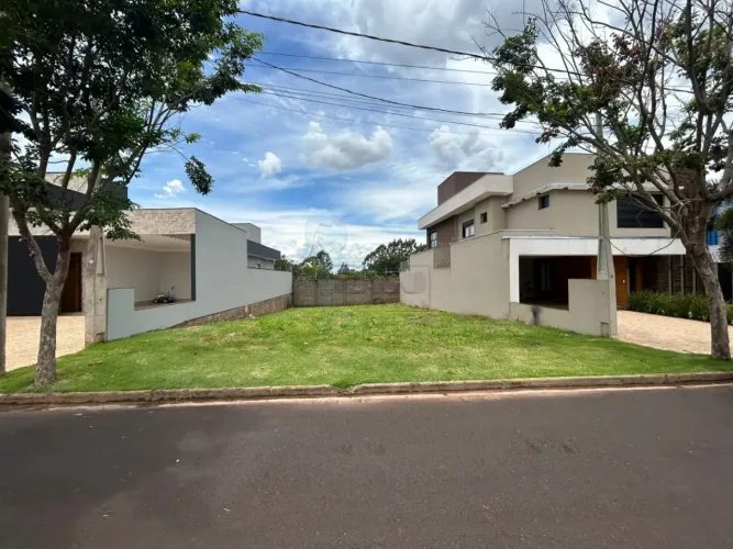 TERRENO EM CONDOMINIO FECHADO NO RECREIO DAS ACASIAS