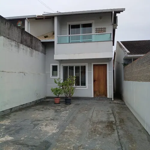 Alugo casa no bairro São Sebastião