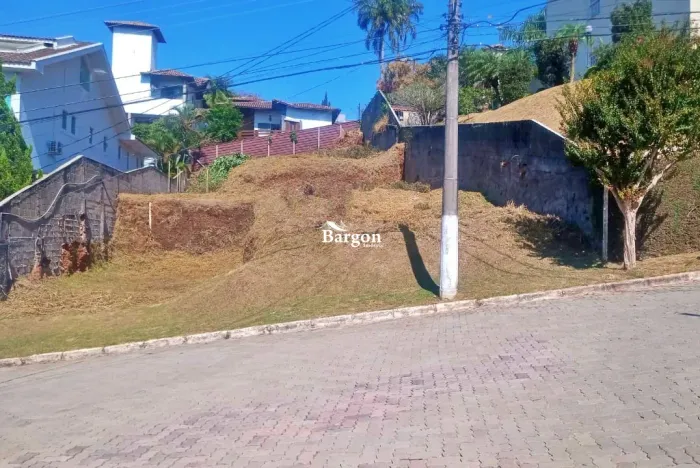 Lote com 532 metros quadrados a venda em Condomínio Fechado no Bairro Granville em Juiz de