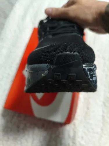 Nike Vomero Premium 