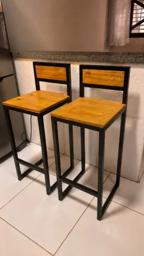 Banquetas altas estilo industrial