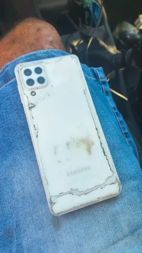 Vendo Samsung a22 barato pra concertar meu outro aparelho