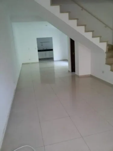 Sobrado para Alugar na Vila Euclides com 3 Dormitórios e 2 Vagas São Bernardo