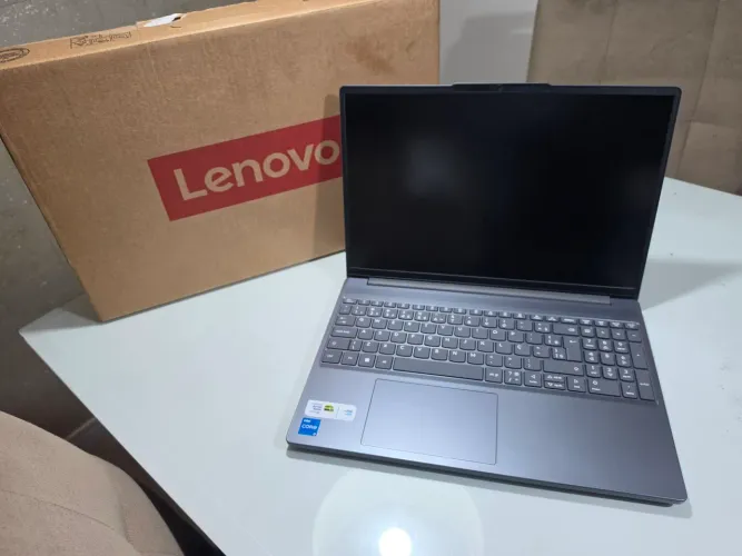 Notebook Lenovo i5 13° 8gb DDR5 256gb SSD