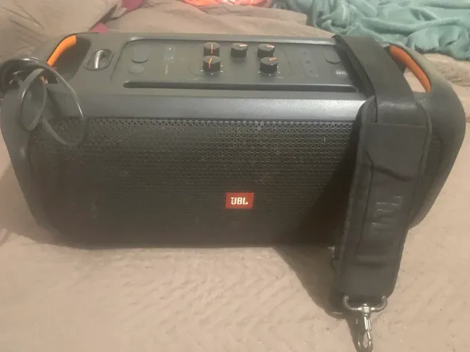 Caixa de som JBL PARTY BOX ON THE GO