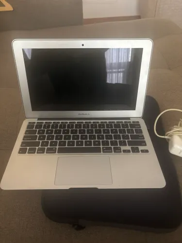 MacBook Air 11 Apple. - R$ 1000,00