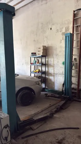 Elevador Automotivo 2,5 T - Ótimo Estado