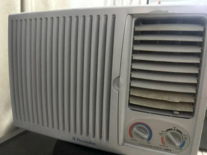 Ar condicionado Electrolux quente e frio 7500 btus.