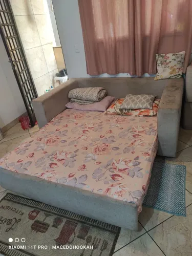 Sofá-cama confortável e prático - Ótimo estado!