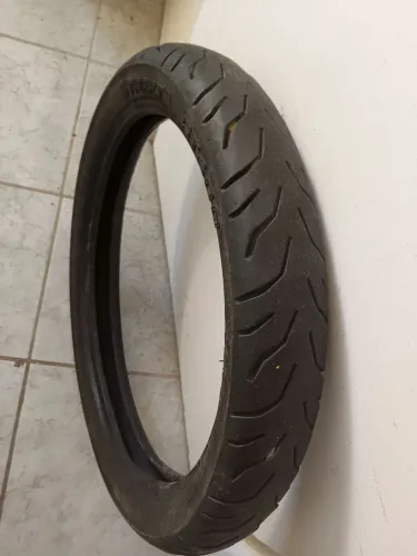 Pneu traseiro 90/90-18 sem Câmara