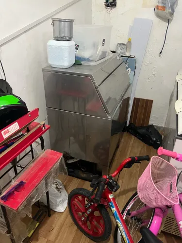 Kit fábrica de Gelo , máquina Everest 150kg , freezer 534 L , Seladora .