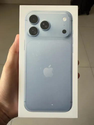 iPhone 18 pro max 256 Glacier lacrado e 1 preto usado